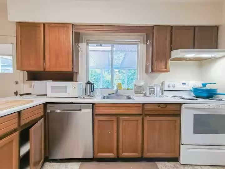 Photo 5 at 2134 W 53rd Avenue, S.W. Marine, Vancouver West