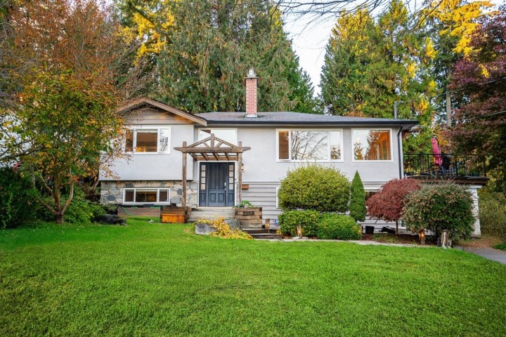 Photo 4 at 1358 E 14th Street, Westlynn, North Vancouver