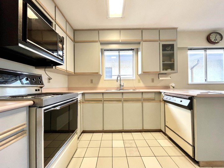 Photo 12 at 937 W 18th Avenue, Cambie, Vancouver West