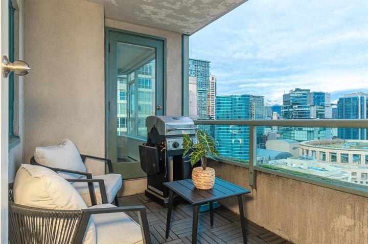 Photo 11 at 2405 - 888 Hamilton Street, Downtown VW, Vancouver West