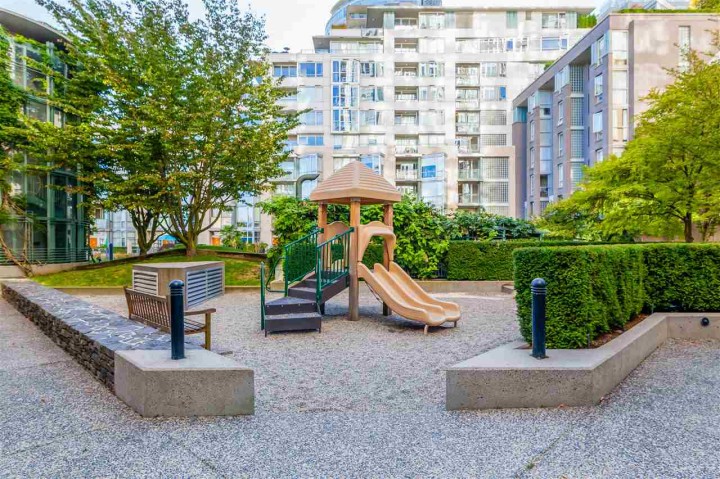 Photo 27 at 907 - 1288 Marinaside Crescent, Yaletown, Vancouver West