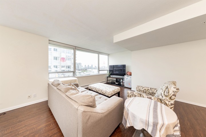 Photo 16 at 907 - 1288 Marinaside Crescent, Yaletown, Vancouver West