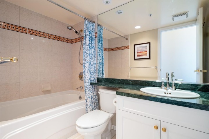 Photo 22 at 907 - 1288 Marinaside Crescent, Yaletown, Vancouver West