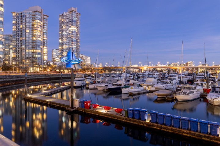 Photo 32 at 907 - 1288 Marinaside Crescent, Yaletown, Vancouver West