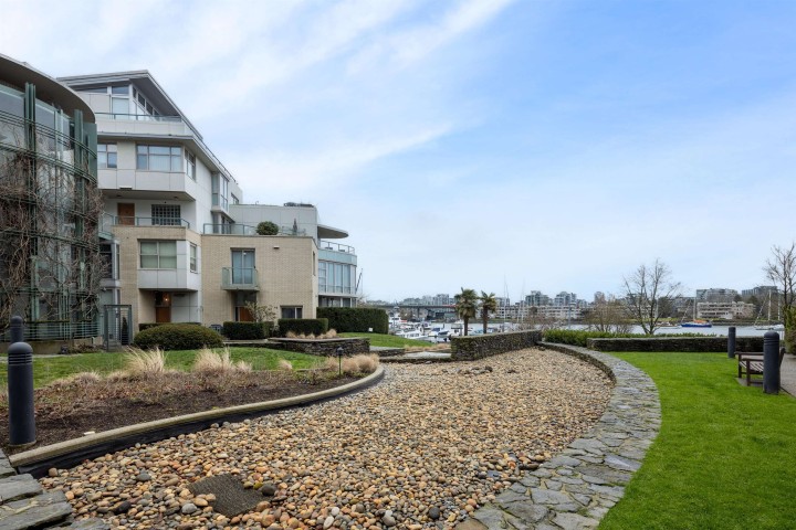 Photo 28 at 907 - 1288 Marinaside Crescent, Yaletown, Vancouver West