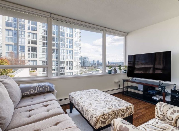 Photo 5 at 907 - 1288 Marinaside Crescent, Yaletown, Vancouver West