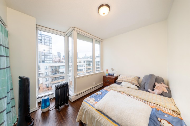 Photo 20 at 907 - 1288 Marinaside Crescent, Yaletown, Vancouver West