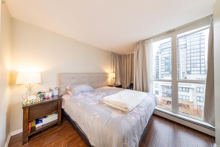 Photo 18 at 907 - 1288 Marinaside Crescent, Yaletown, Vancouver West