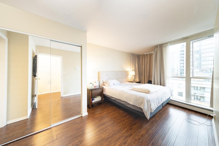 Photo 19 at 907 - 1288 Marinaside Crescent, Yaletown, Vancouver West