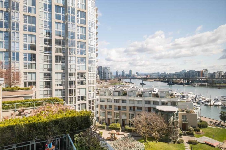 Photo 4 at 907 - 1288 Marinaside Crescent, Yaletown, Vancouver West