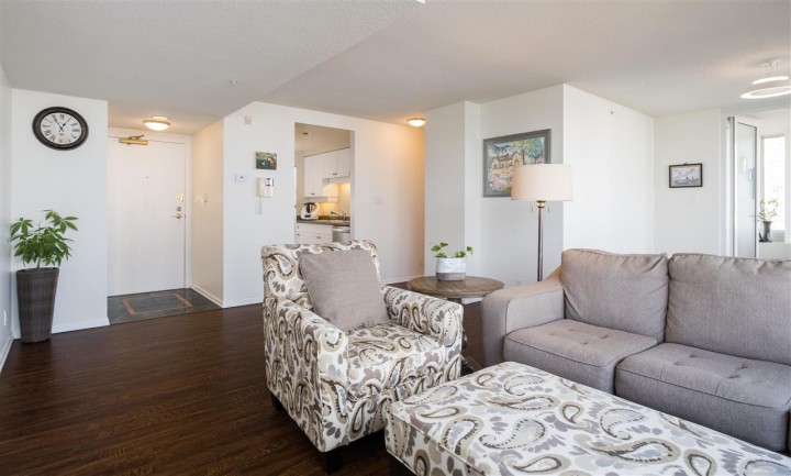 Photo 8 at 907 - 1288 Marinaside Crescent, Yaletown, Vancouver West