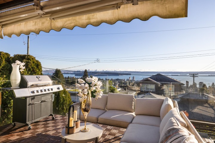 Photo 12 at 2198 Rosebery Avenue, Queens, West Vancouver