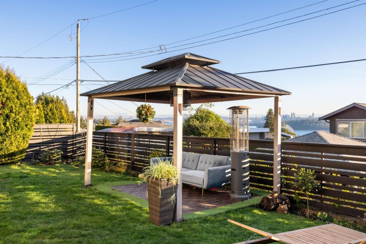 Photo 40 at 2198 Rosebery Avenue, Queens, West Vancouver