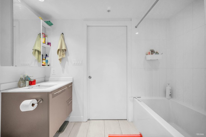 Photo 16 at 2205 - 8031 Nunavut Lane, Marpole, Vancouver West