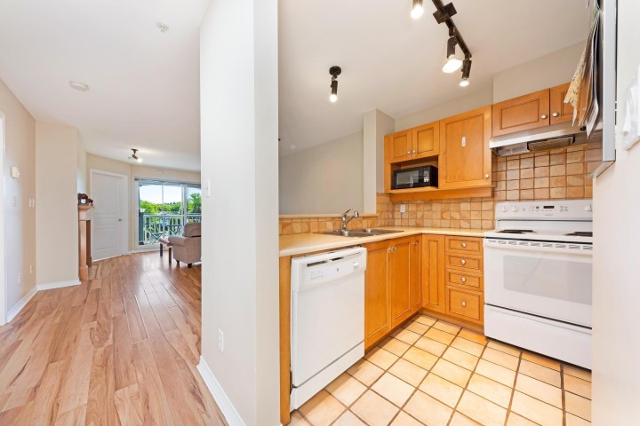 Photo 10 at 412 - 3333 W 4th Avenue, Kitsilano, Vancouver West