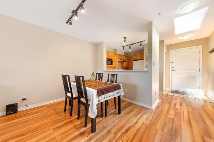 Photo 8 at 412 - 3333 W 4th Avenue, Kitsilano, Vancouver West