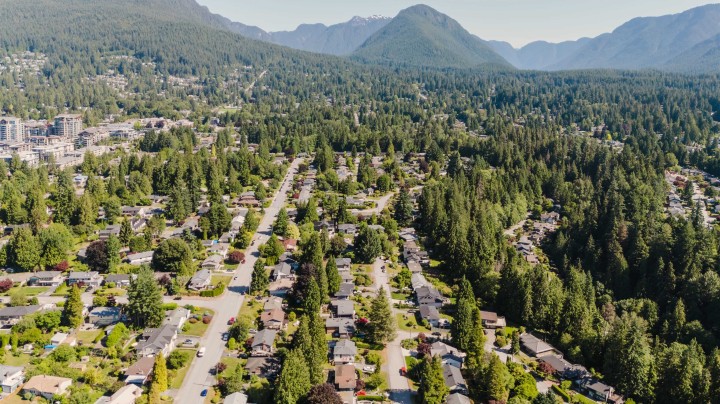 Photo 7 at 2302 Viewlynn Drive, Westlynn, North Vancouver