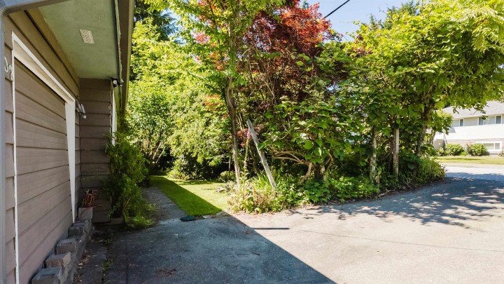 Photo 11 at 2302 Viewlynn Drive, Westlynn, North Vancouver