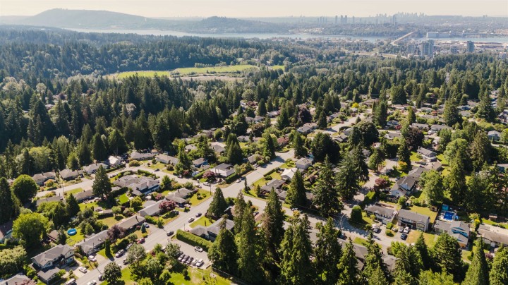 Photo 8 at 2302 Viewlynn Drive, Westlynn, North Vancouver