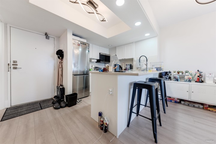 Photo 7 at 914 - 950 Drake Street, Downtown VW, Vancouver West