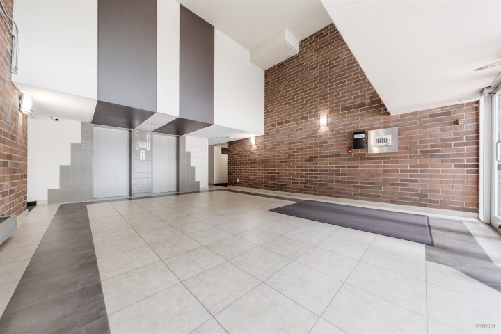 Photo 3 at 914 - 950 Drake Street, Downtown VW, Vancouver West