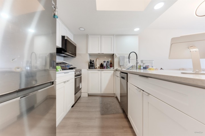 Photo 5 at 914 - 950 Drake Street, Downtown VW, Vancouver West