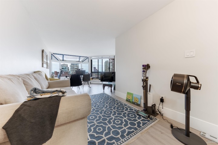 Photo 10 at 914 - 950 Drake Street, Downtown VW, Vancouver West