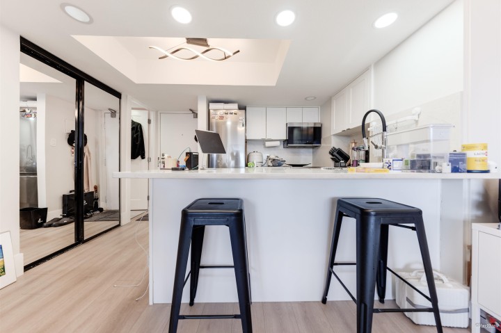 Photo 8 at 914 - 950 Drake Street, Downtown VW, Vancouver West