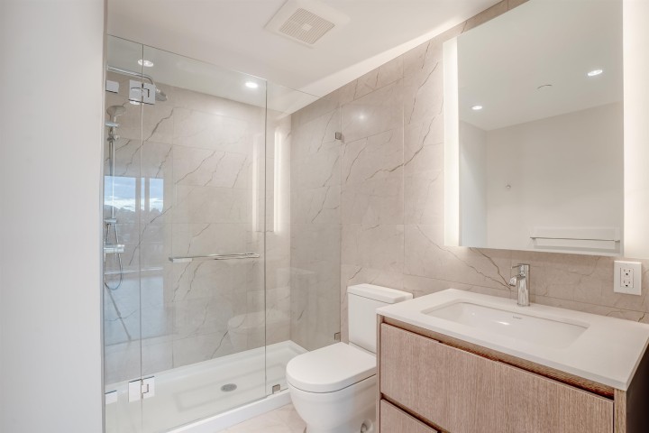 Photo 10 at 2201 - 1500 Fern Street, Lynnmour, North Vancouver