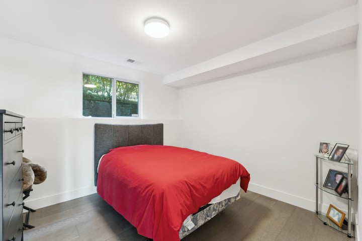 Photo 6 at 1725 Rosebery Avenue, Queens, West Vancouver