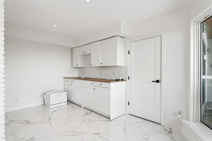 Photo 13 at 1725 Rosebery Avenue, Queens, West Vancouver