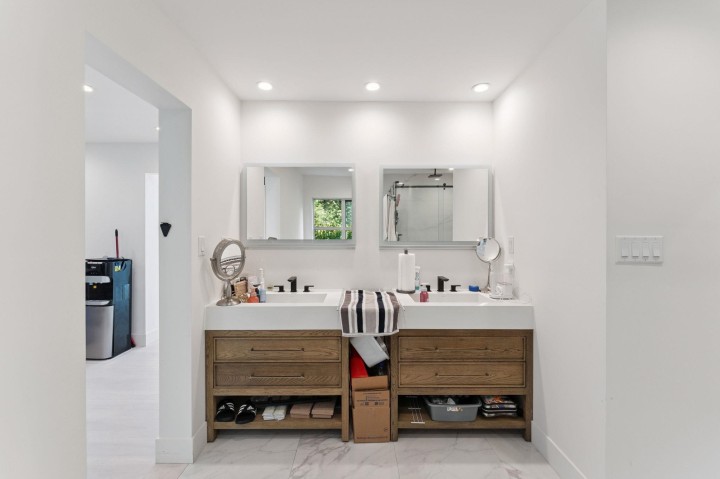 Photo 22 at 1725 Rosebery Avenue, Queens, West Vancouver