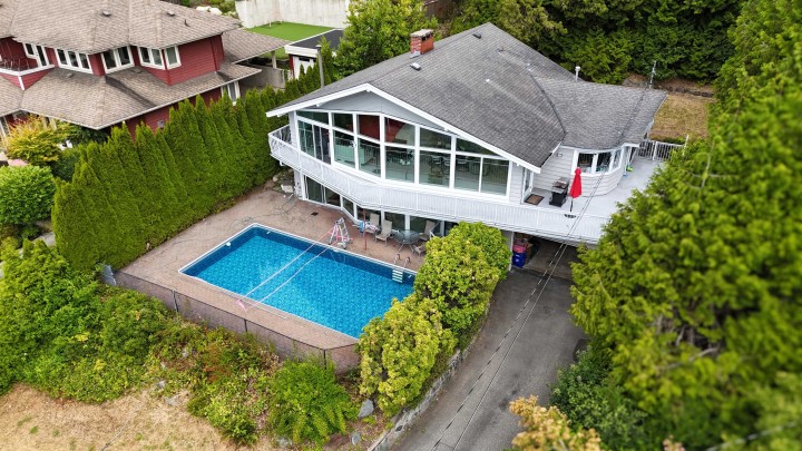 Photo 1 at 1725 Rosebery Avenue, Queens, West Vancouver