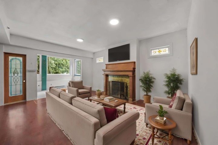 Photo 5 at 3535- - 3539 W 3rd Avenue, Kitsilano, Vancouver West