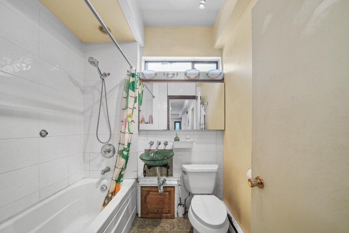 Photo 10 at 3535- - 3539 W 3rd Avenue, Kitsilano, Vancouver West