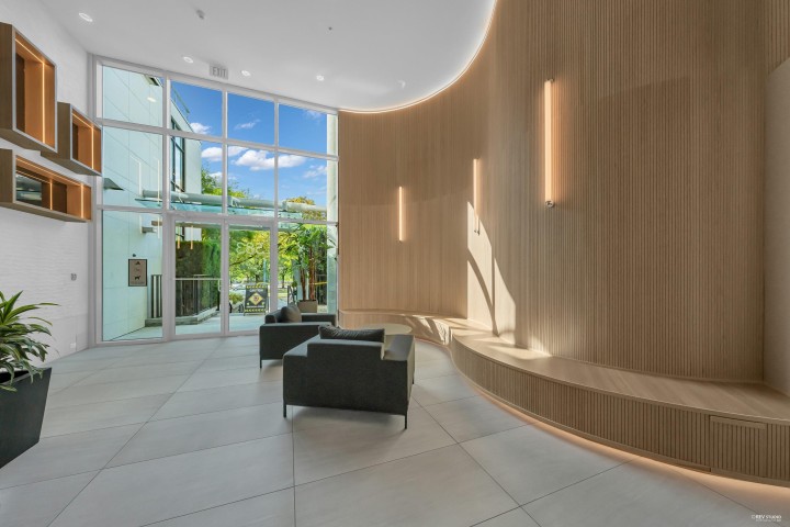 Photo 2 at 607 - 583 Beach Crescent, Yaletown, Vancouver West