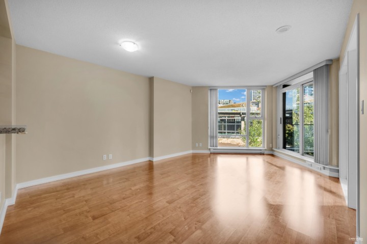 Photo 3 at 607 - 583 Beach Crescent, Yaletown, Vancouver West