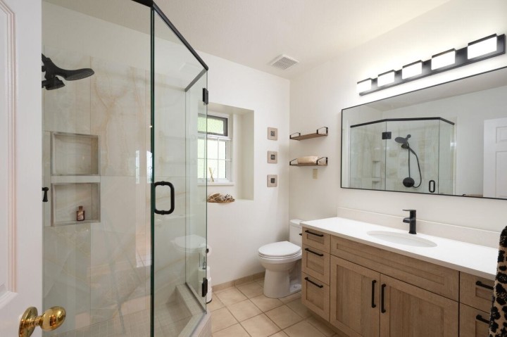 Photo 23 at 530 E Queens Road, Upper Lonsdale, North Vancouver