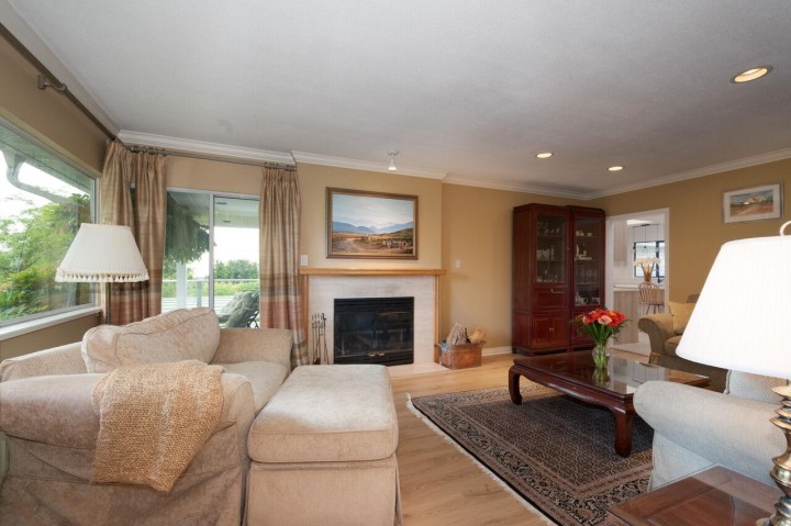 Photo 12 at 530 E Queens Road, Upper Lonsdale, North Vancouver