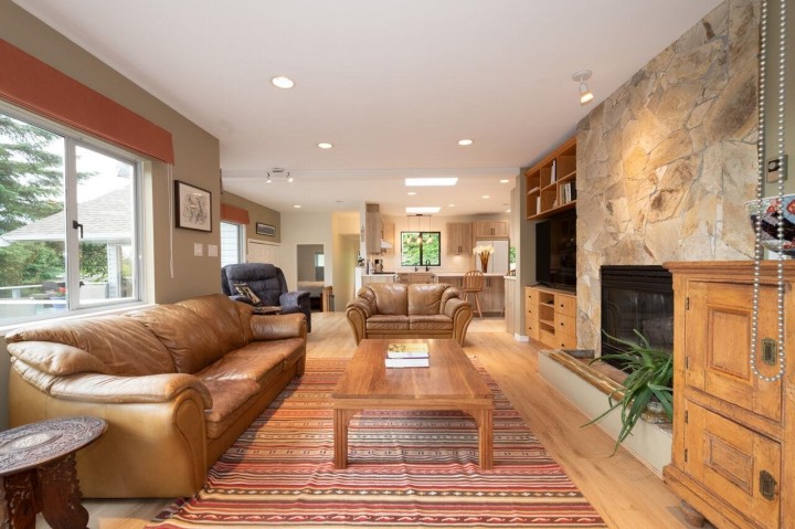 Photo 11 at 530 E Queens Road, Upper Lonsdale, North Vancouver