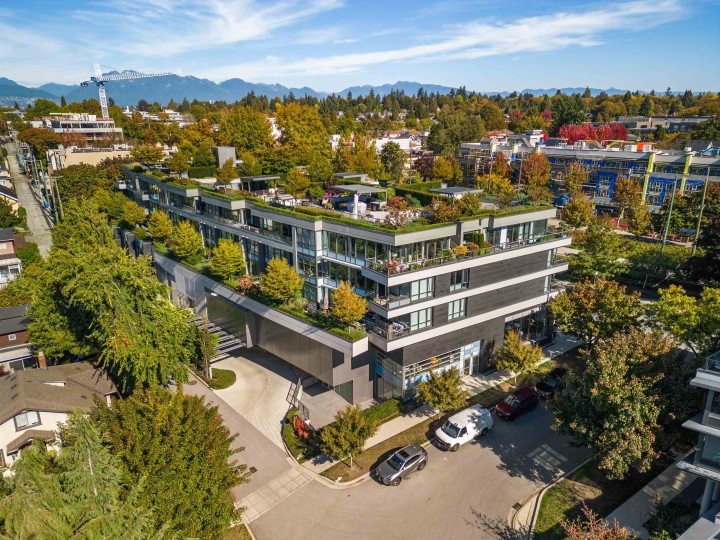Photo 1 at 310 - 6333 West Boulevard, Kerrisdale, Vancouver West
