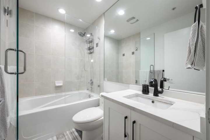 Photo 16 at 987 Richards Street, Downtown VW, Vancouver West