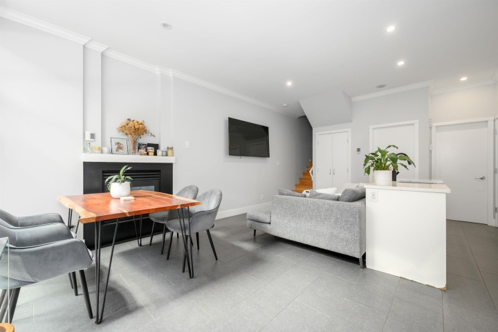 Photo 3 at 987 Richards Street, Downtown VW, Vancouver West