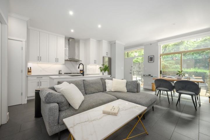 Photo 1 at 987 Richards Street, Downtown VW, Vancouver West