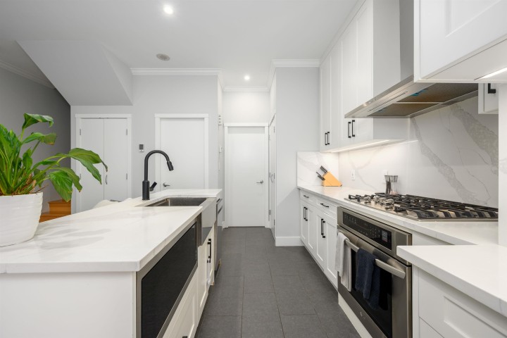 Photo 9 at 987 Richards Street, Downtown VW, Vancouver West