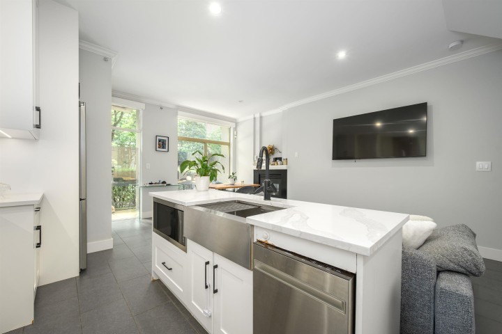 Photo 10 at 987 Richards Street, Downtown VW, Vancouver West