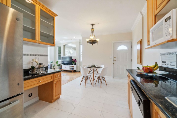 Photo 10 at 1303 W 67th Avenue, Marpole, Vancouver West