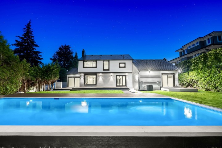 Photo 4 at 2050 Westdean Crescent, Ambleside, West Vancouver