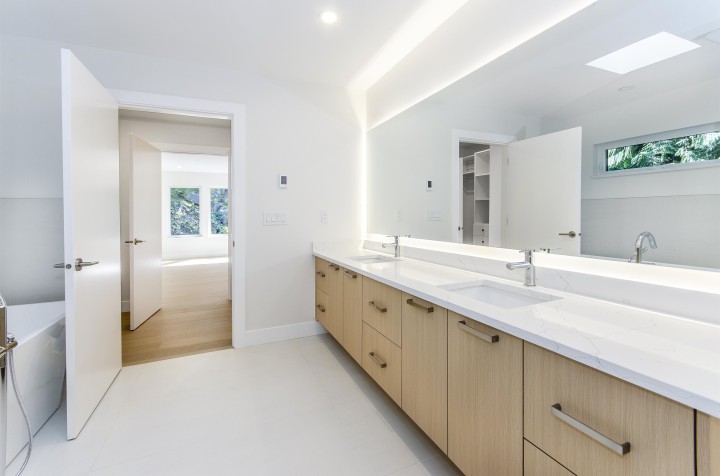 Photo 34 at 4002 Bayridge Avenue, Bayridge, West Vancouver