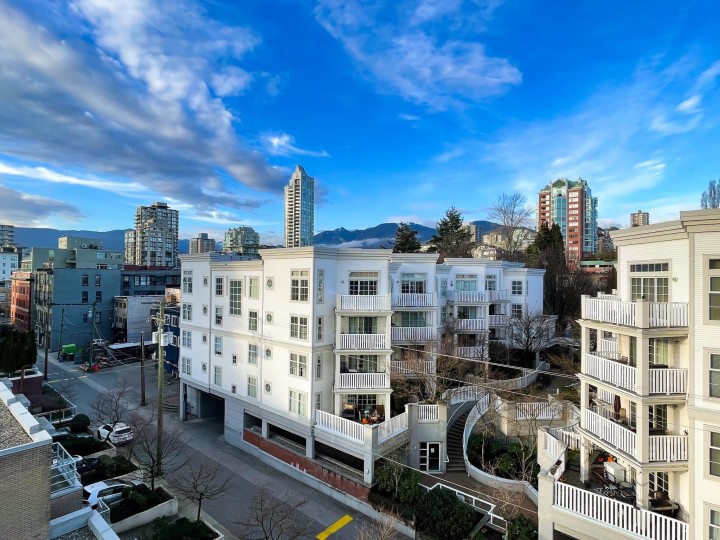 Photo 19 at 702 - 168 E Esplanade, Lower Lonsdale, North Vancouver